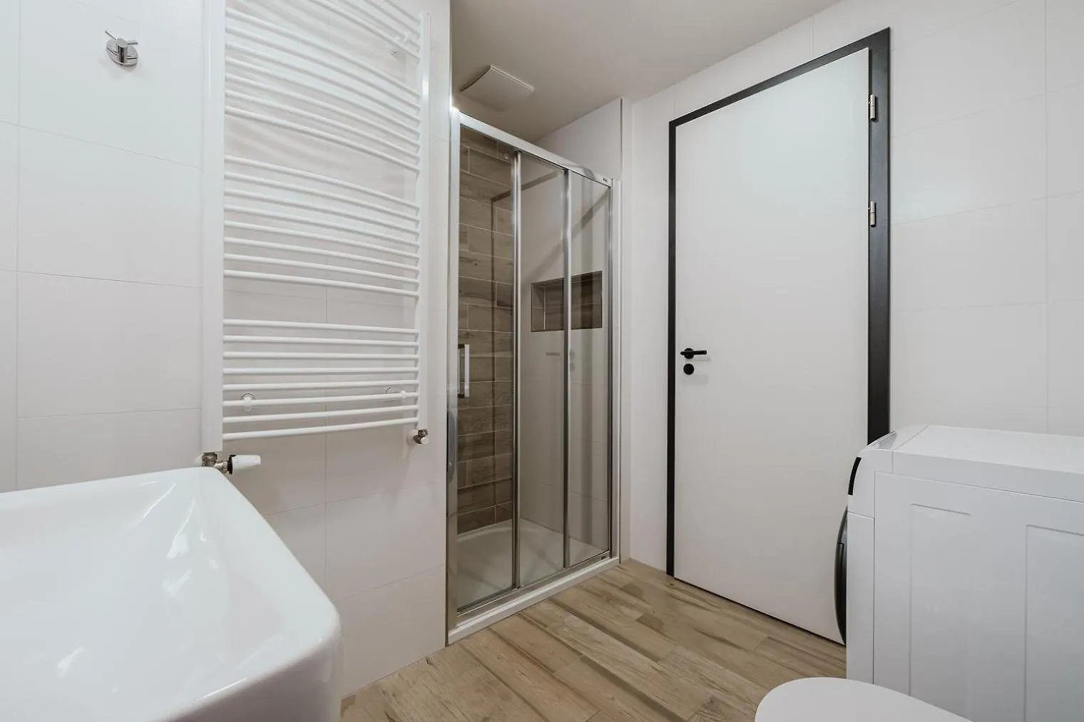 Blueground Prague 7 Balcony Stromovka Park Prg-26 Διαμέρισμα