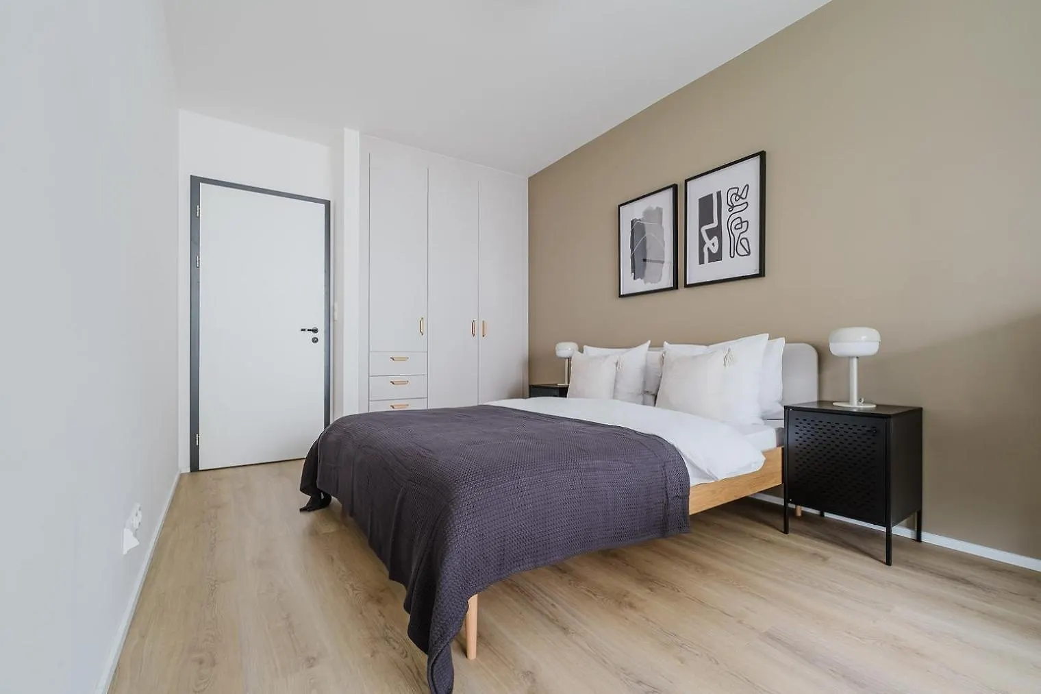 Blueground Prague 7 Balcony Stromovka Park Prg-26 Διαμέρισμα